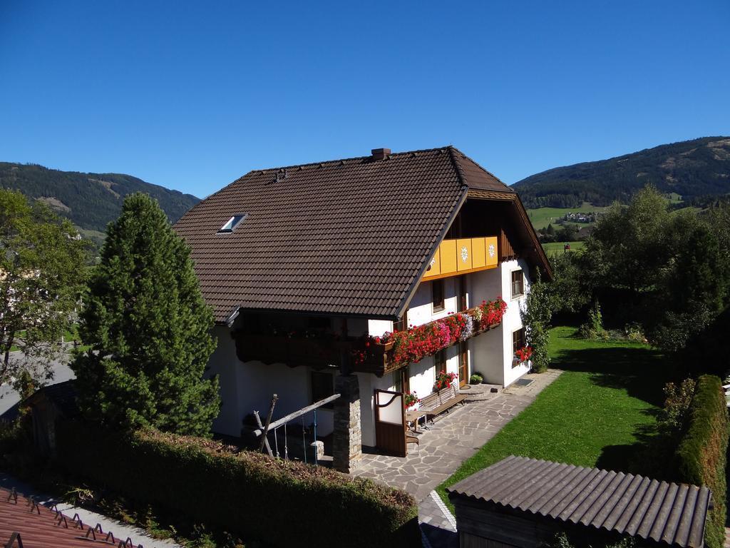 Apartamento Haus Edelweiss Sankt Margarethen im Lungau Exterior foto