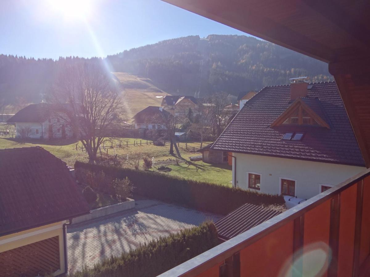Apartamento Haus Edelweiss Sankt Margarethen im Lungau Exterior foto